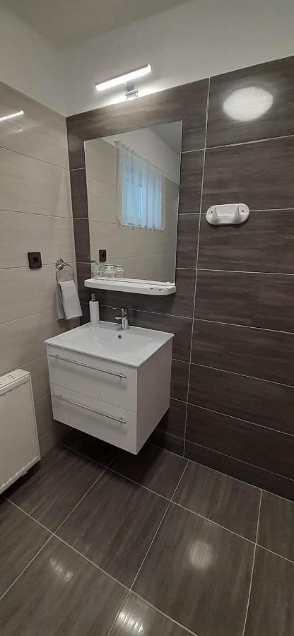 Hajnalka Vendeghaz Hotel Buk Bagian luar foto