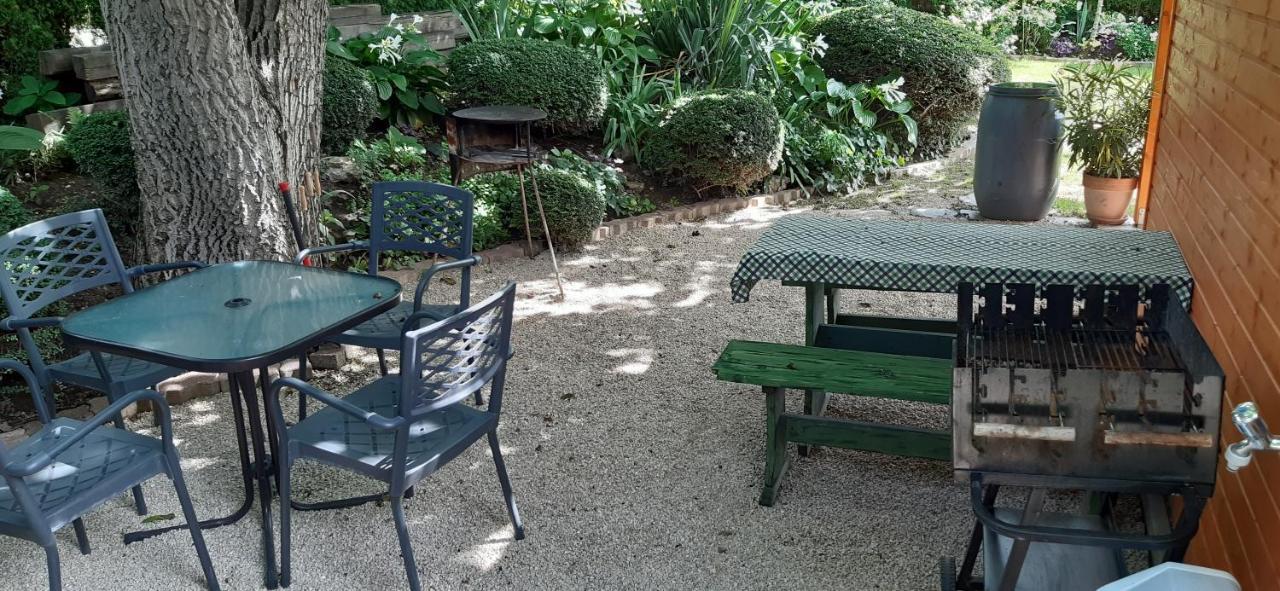 Hajnalka Vendeghaz Hotel Buk Bagian luar foto