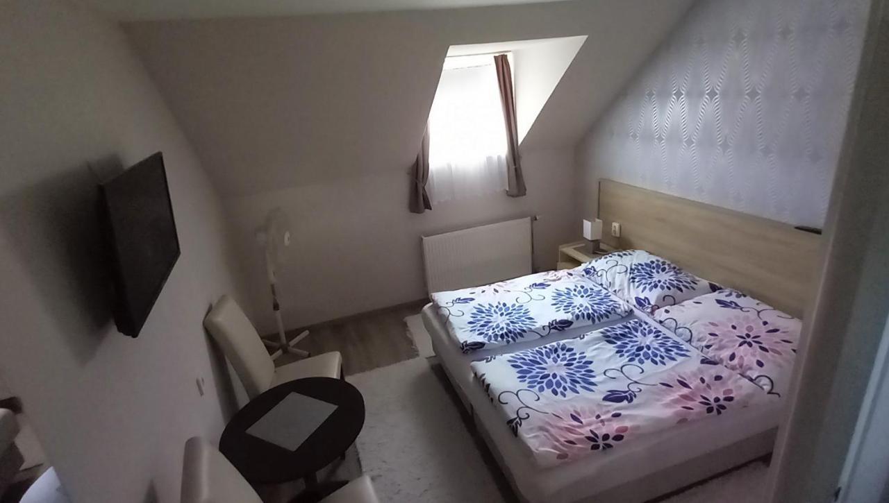 Hajnalka Vendeghaz Hotel Buk Bagian luar foto