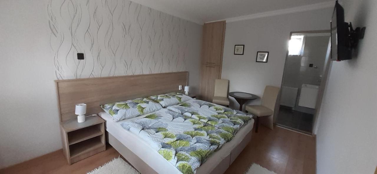 Hajnalka Vendeghaz Hotel Buk Bagian luar foto