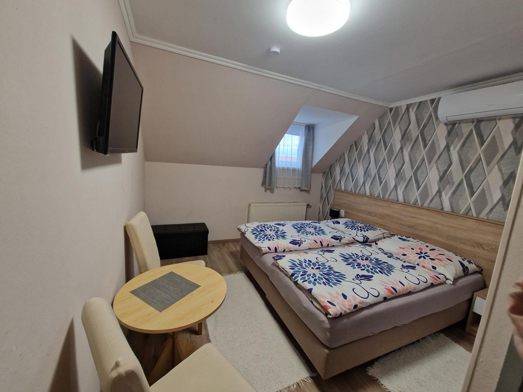 Hajnalka Vendeghaz Hotel Buk Bagian luar foto