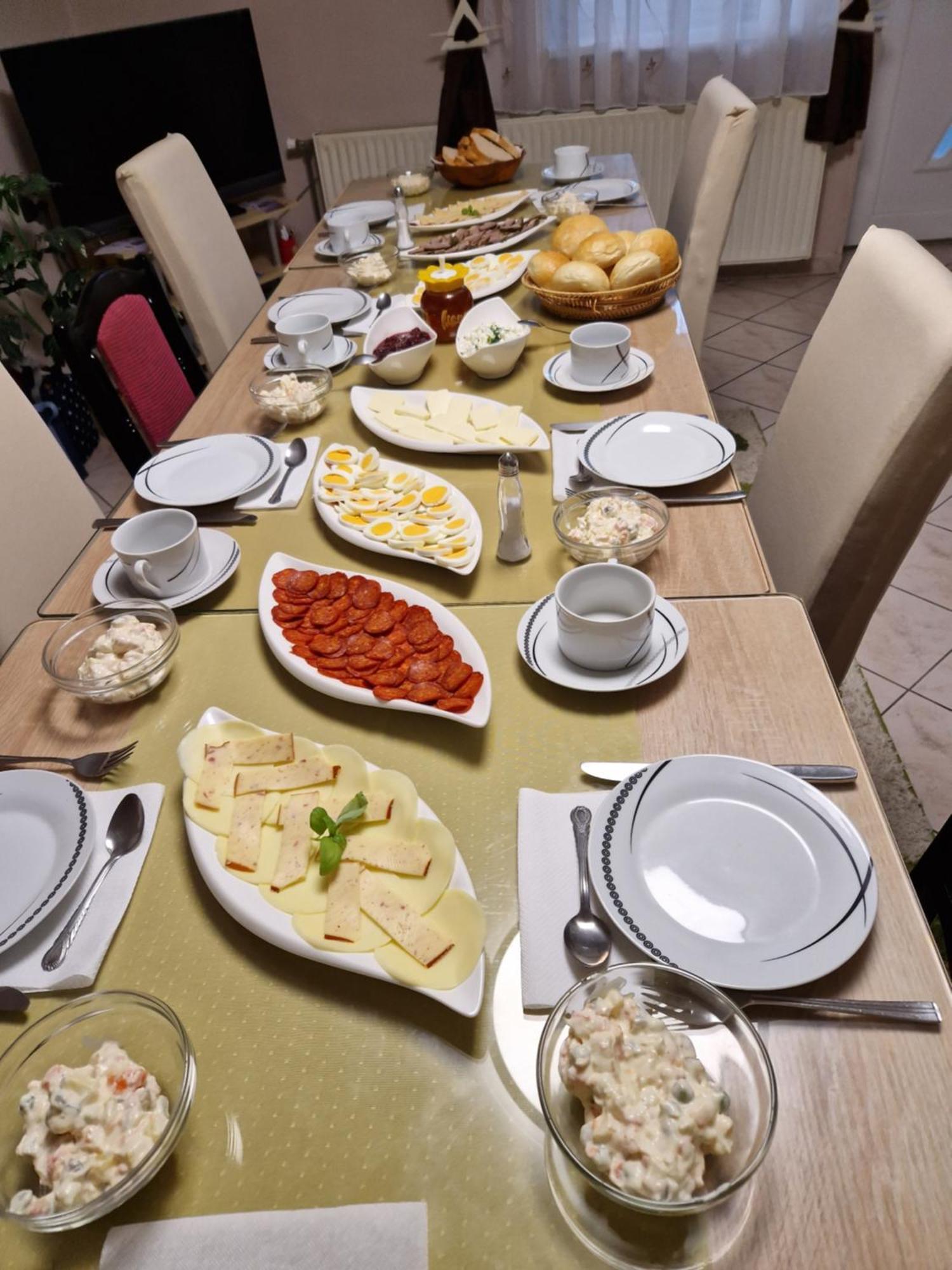 Hajnalka Vendeghaz Hotel Buk Bagian luar foto