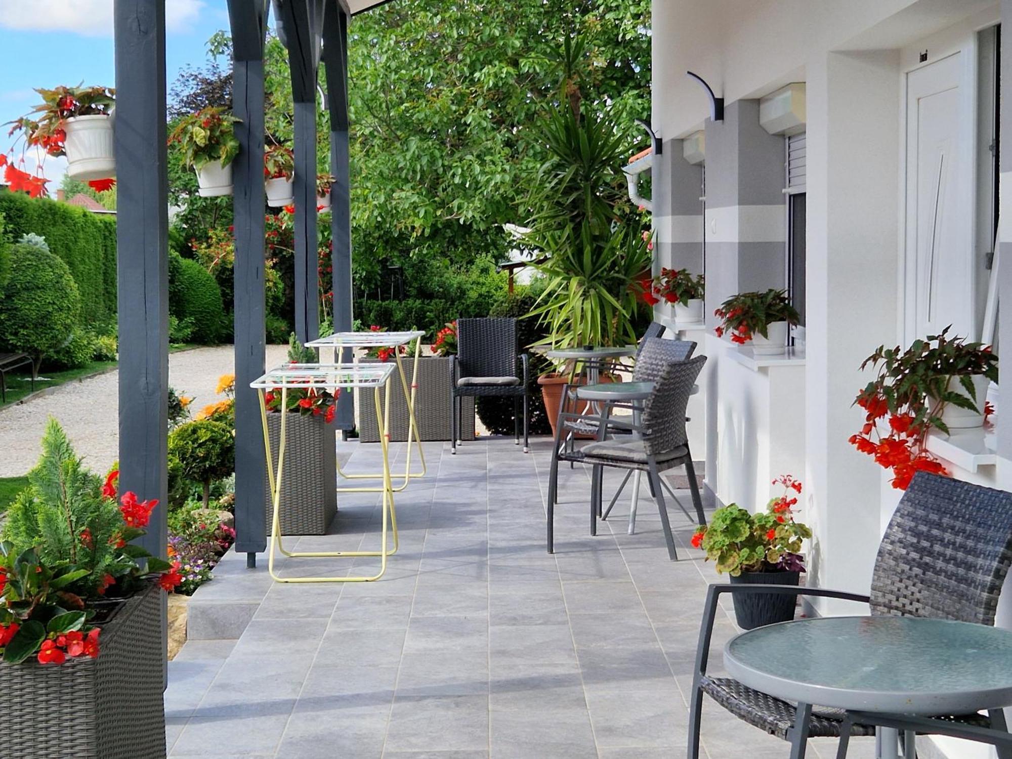 Hajnalka Vendeghaz Hotel Buk Bagian luar foto